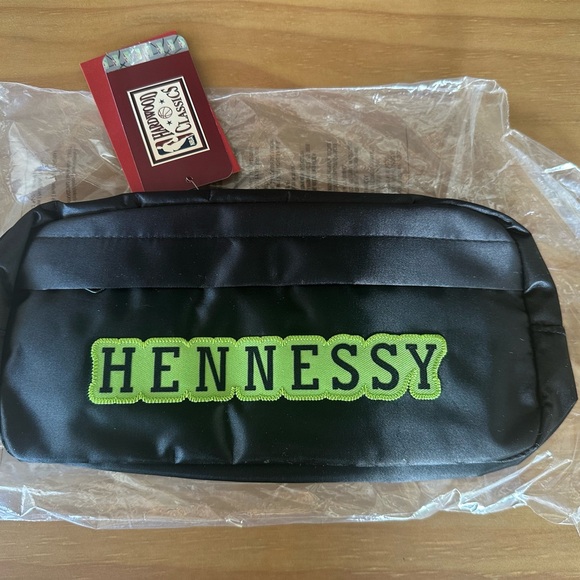 Limited-Edition Mitchell & Ness x Hennessy NBA Neon Concrete Fanny Pack - Picture 1 of 3